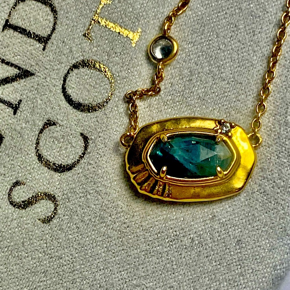 Kendra Scott Necklace